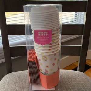 Hello Kitty Hot Cup Set - 10 lids, cups and sleeves